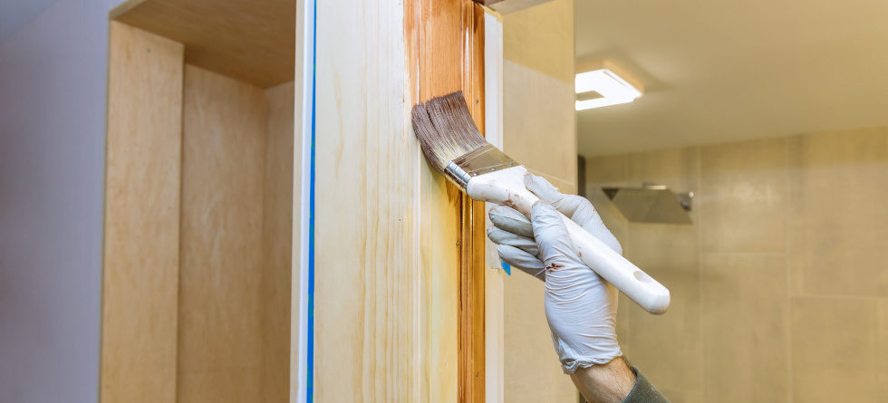 How much does it cost to paint interior doors and trim?