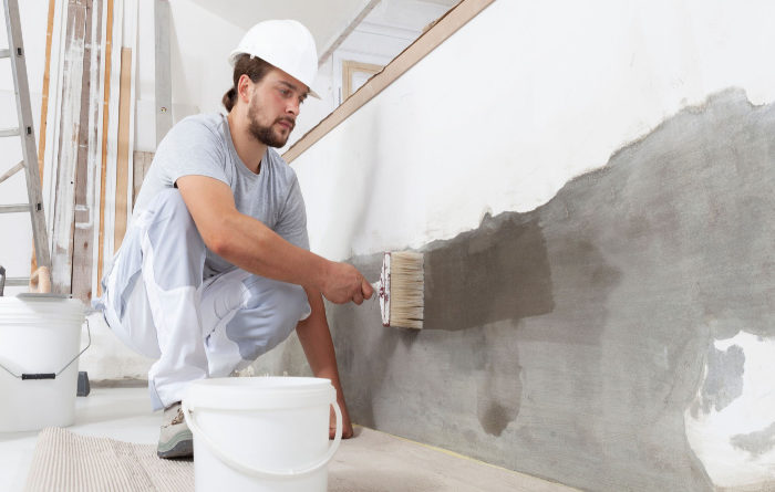 Should you wash walls before painting?